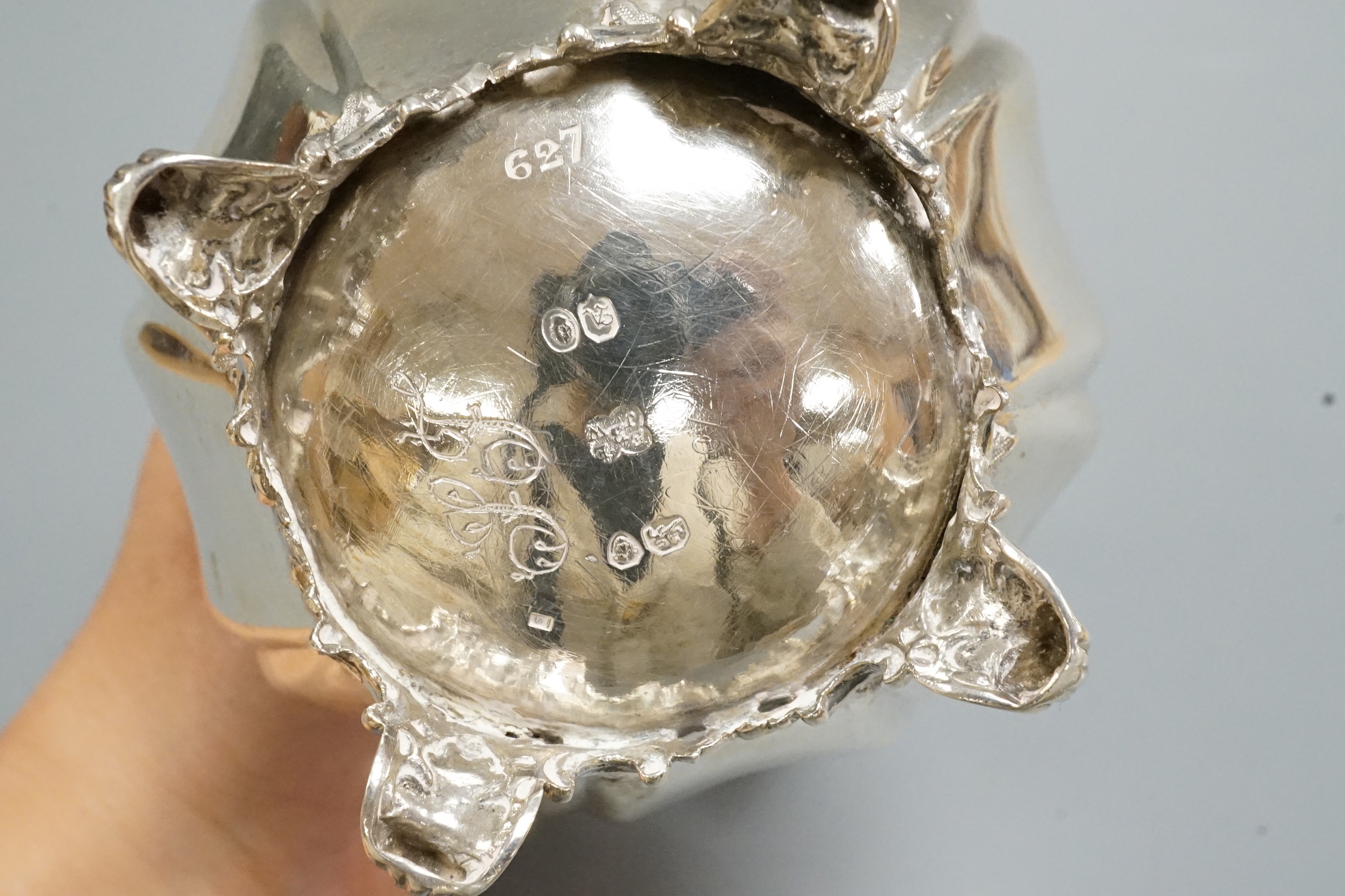 A late William IV silver cream jug, by The Barnards, London, 1836, height 14.5cm, 7.6oz.